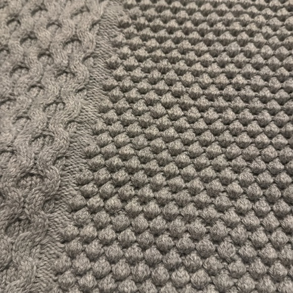 Gap | Grey Cable Knit Sweater | Cotton/Wool Blend | Mock Turtleneck | size L - Picture 2 of 5